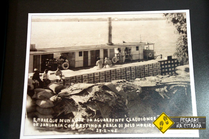 Embarcação de cachaça rumo à Pernambuco. Foto: CFR / Blog Pegadas na Estrada