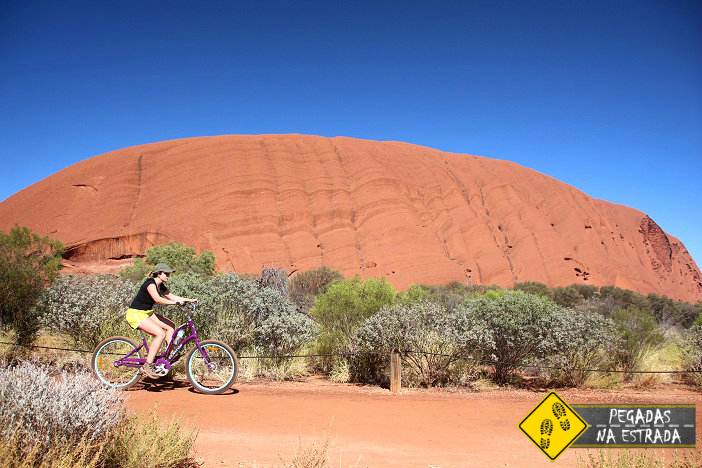 Bike na trilha Base Walk Uluru-Kata Tjuta